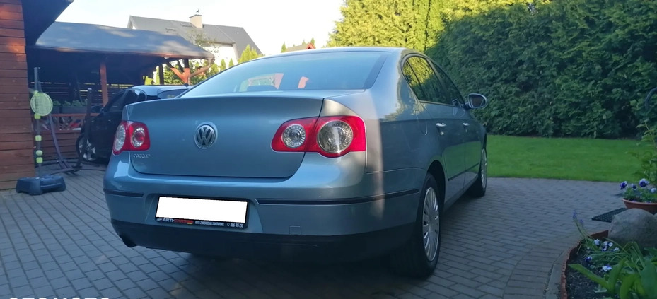 Volkswagen Passat cena 14900 przebieg: 282000, rok produkcji 2005 z Tczew małe 254